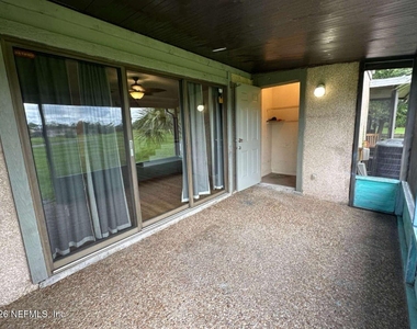 7701 Baymeadows Circle W - Photo Thumbnail 18