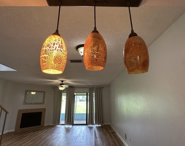 7701 Baymeadows Circle W - Photo Thumbnail 8