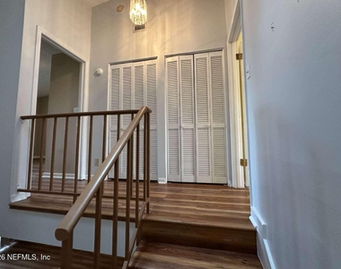 7701 Baymeadows Circle W - Photo Thumbnail 17