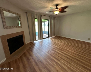 7701 Baymeadows Circle W - Photo Thumbnail 3