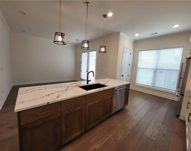 137 Birch Tree Way - Photo Thumbnail 6