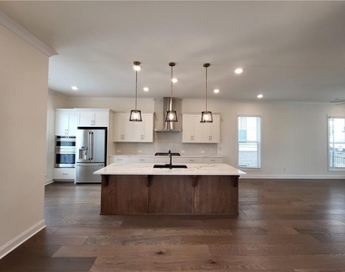 137 Birch Tree Way - Photo Thumbnail 3