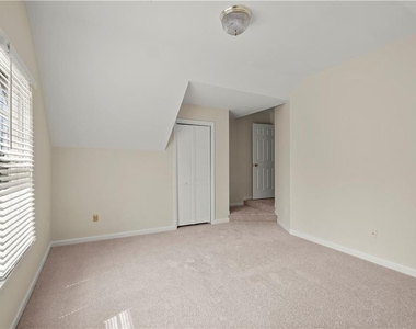 1124 Sadlers Way - Photo Thumbnail 16
