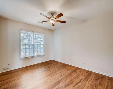 520 Midhurst Place - Photo Thumbnail 22