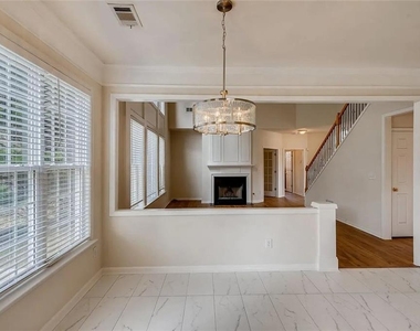 520 Midhurst Place - Photo Thumbnail 10