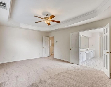 520 Midhurst Place - Photo Thumbnail 15