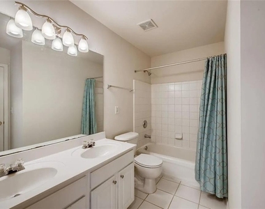 520 Midhurst Place - Photo Thumbnail 23