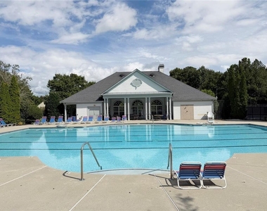 520 Midhurst Place - Photo Thumbnail 4