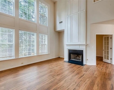 520 Midhurst Place - Photo Thumbnail 2
