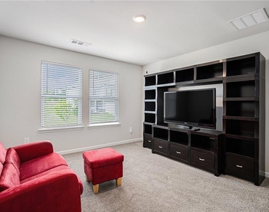279 Persian Ivy Way - Photo Thumbnail 6