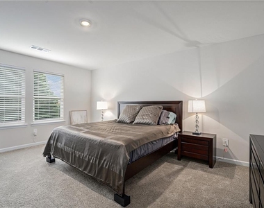 279 Persian Ivy Way - Photo Thumbnail 15