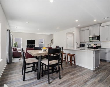 279 Persian Ivy Way - Photo Thumbnail 8