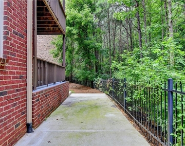 2511 Royston Drive - Photo Thumbnail 82