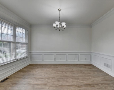2511 Royston Drive - Photo Thumbnail 6