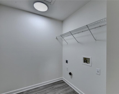 2511 Royston Drive - Photo Thumbnail 63
