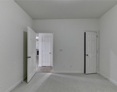 2511 Royston Drive - Photo Thumbnail 34