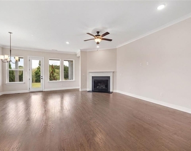 6853 River Rock Drive - Photo Thumbnail 14