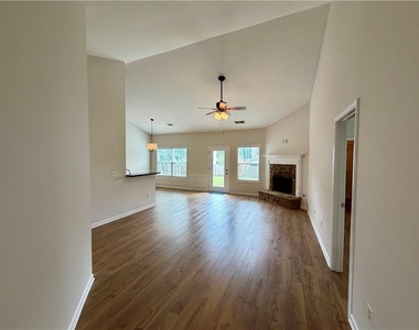 66 Mercer Lane - Photo Thumbnail 4