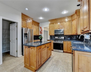 2835 Crestmont - Photo Thumbnail 23