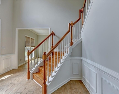 2835 Crestmont - Photo Thumbnail 5