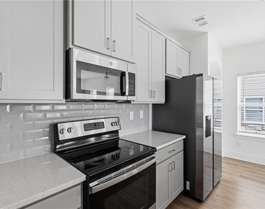 5797 Calle Vista Drive - Photo Thumbnail 6