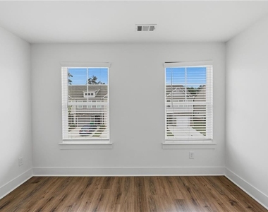 5797 Calle Vista Drive - Photo Thumbnail 10