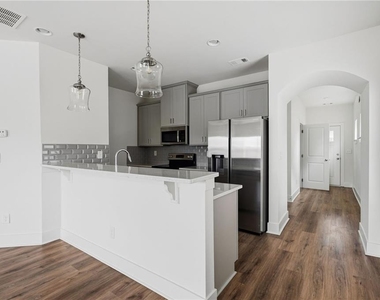5797 Calle Vista Drive - Photo Thumbnail 5