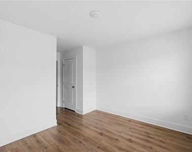 5797 Calle Vista Drive - Photo Thumbnail 11