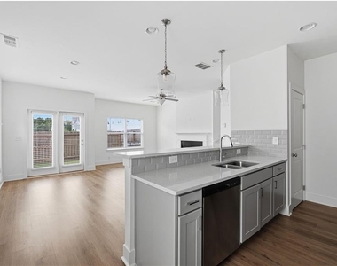 5797 Calle Vista Drive - Photo Thumbnail 3