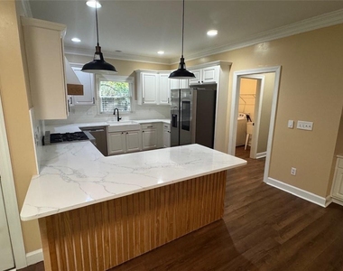 3314 Collier Point - Photo Thumbnail 4