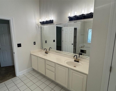 3314 Collier Point - Photo Thumbnail 10