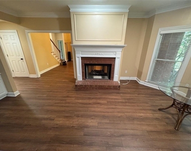 3314 Collier Point - Photo Thumbnail 6