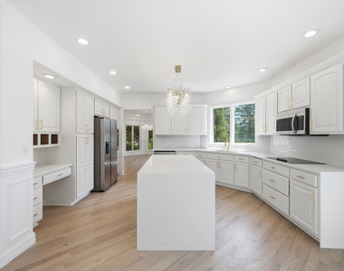 7303 W Ethan Court - Photo Thumbnail 9
