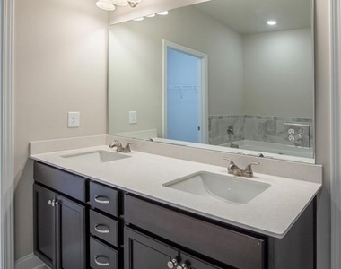 5412 Maple Grove Lane - Photo Thumbnail 10