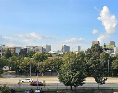 502 Pryor Street Sw - Photo Thumbnail 10