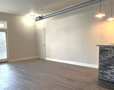 502 Pryor Street Sw - Photo Thumbnail 1