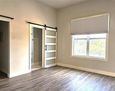 502 Pryor Street Sw - Photo Thumbnail 7