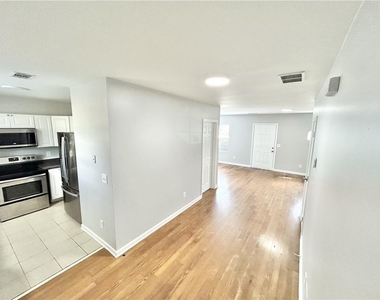 729 Wheel House Lane - Photo Thumbnail 7