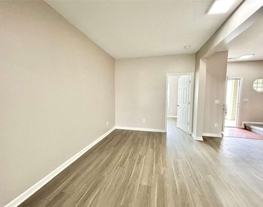 729 Wheel House Lane - Photo Thumbnail 2