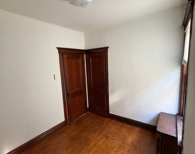 2448 W Gunnison Street - Photo Thumbnail 11