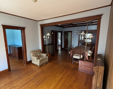 2448 W Gunnison Street - Photo Thumbnail 7