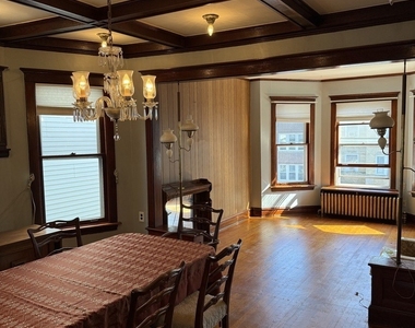 2448 W Gunnison Street - Photo Thumbnail 6