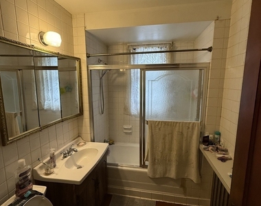 2448 W Gunnison Street - Photo Thumbnail 10