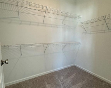 1112 Larkin Drive - Photo Thumbnail 9