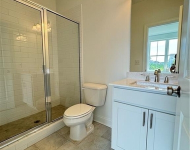 1112 Larkin Drive - Photo Thumbnail 7