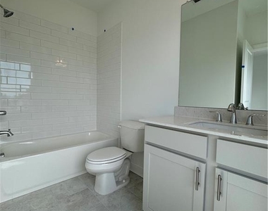1112 Larkin Drive - Photo Thumbnail 10
