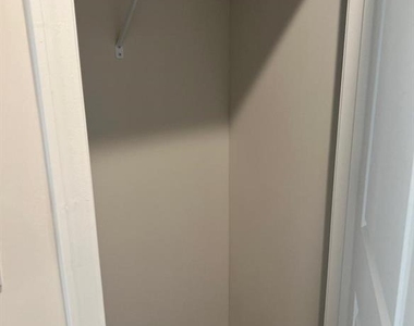 950 Sunny Lake Drive - Photo Thumbnail 7