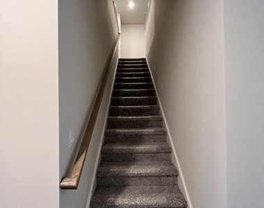 950 Sunny Lake Drive - Photo Thumbnail 5