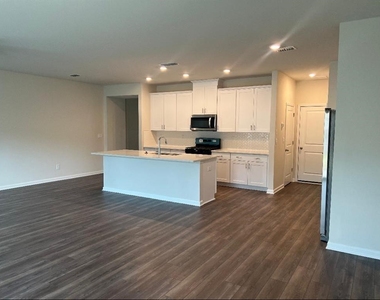 950 Sunny Lake Drive - Photo Thumbnail 9