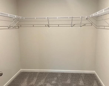 950 Sunny Lake Drive - Photo Thumbnail 23